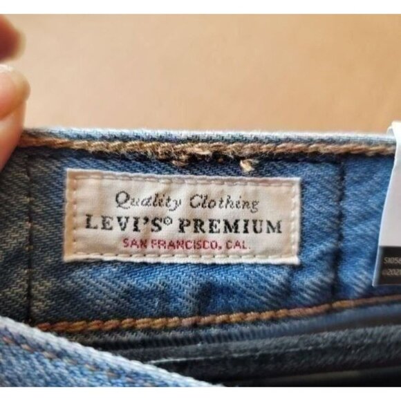 Levi's Premium Wedgie Jeans Size 30 Straight Fit Raw Hem Button Fly High Rise - Picture 8 of 12